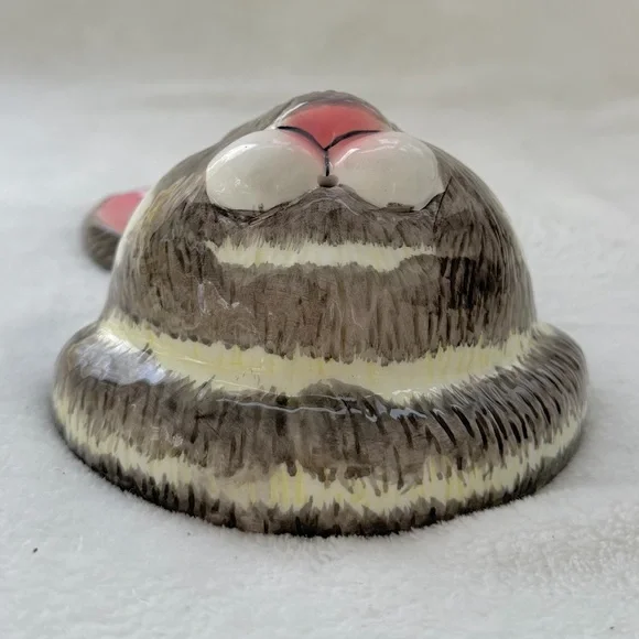 Vintage Ceramic Bunny Rabbit Yarn Thread Scissor Holder Wall Mount Figurine - Picture 7 of 11